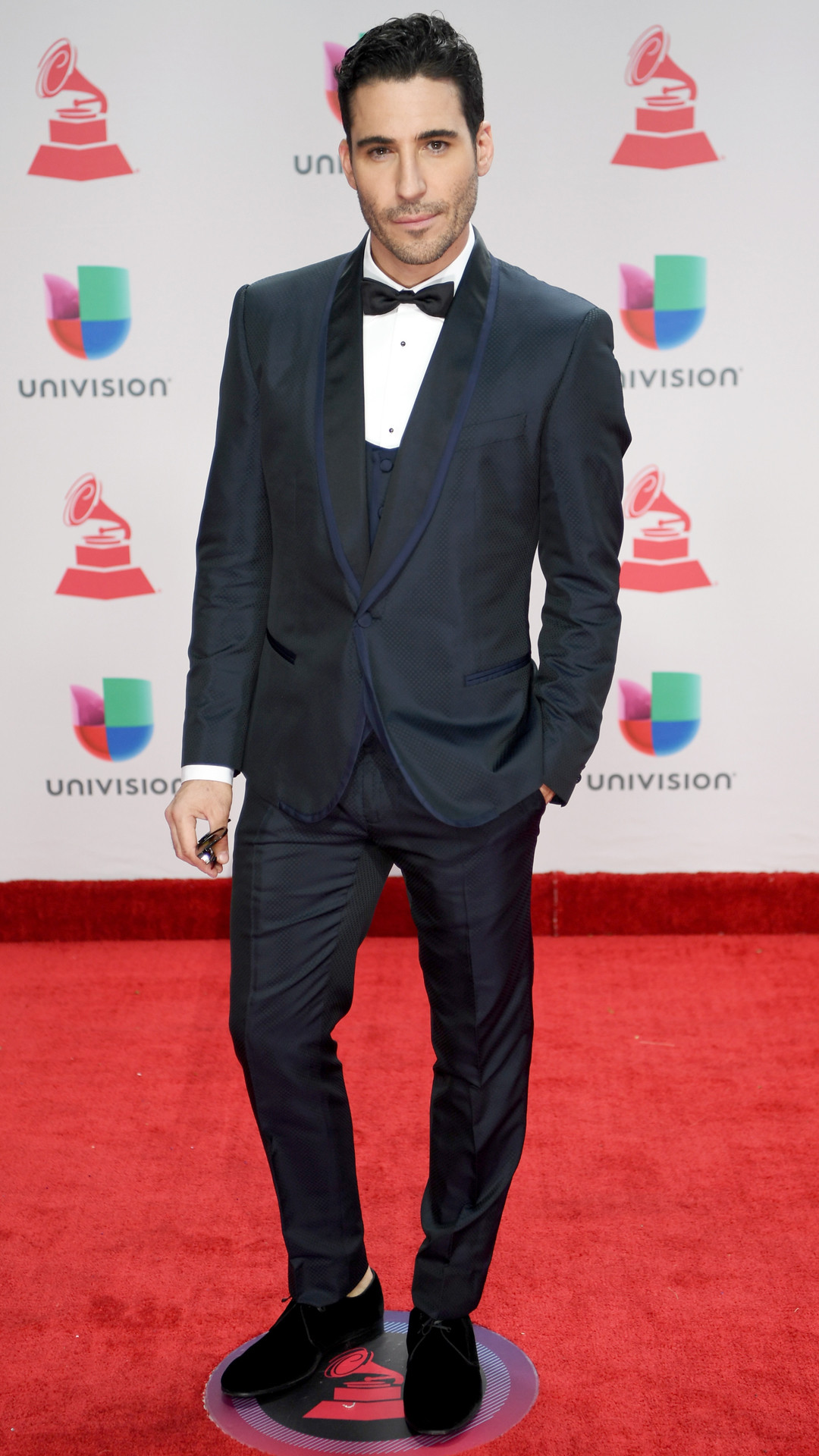 Miguel Angel Silvestre, 2017 Latin Grammy Awards