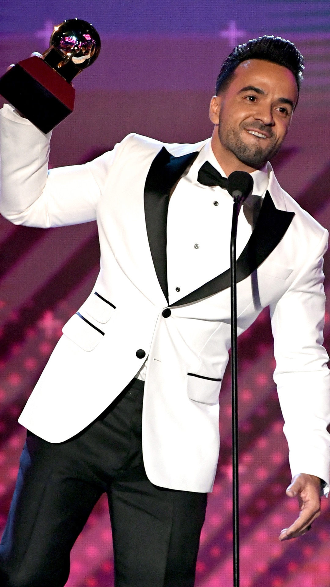 Luis Fonsi, 2017 Latin Grammy Awards