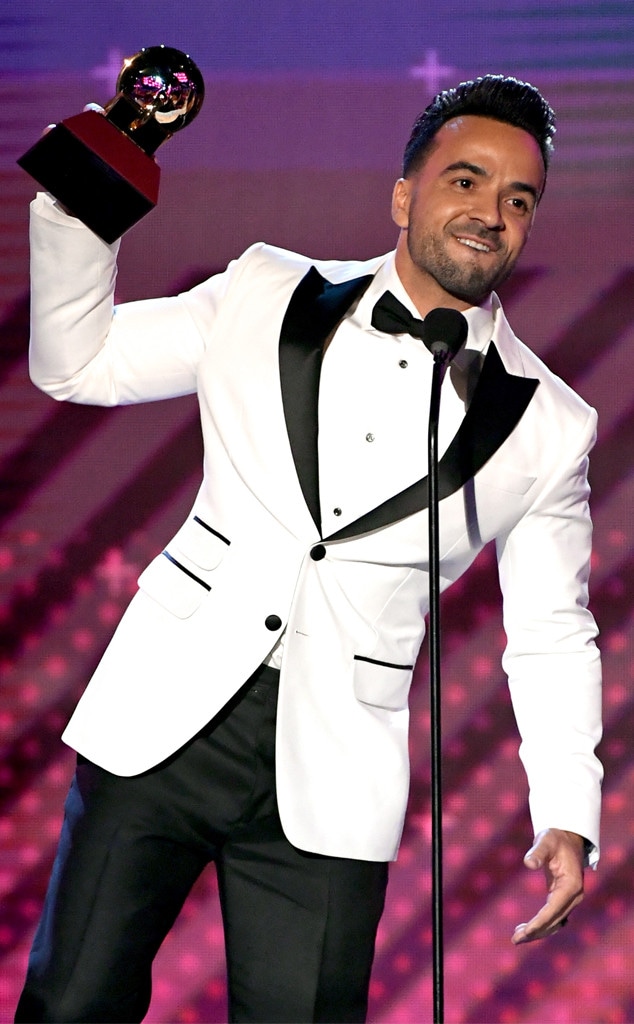 Luis Fonsi, 2017 Latin Grammy Awards
