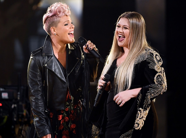 Pink, Kelly Clarkson, American Music Awards 2017, AMAs
