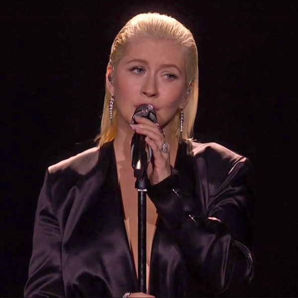 Christina Aguilera Wows the 2017 AMAs With Whitney Houston Tribute