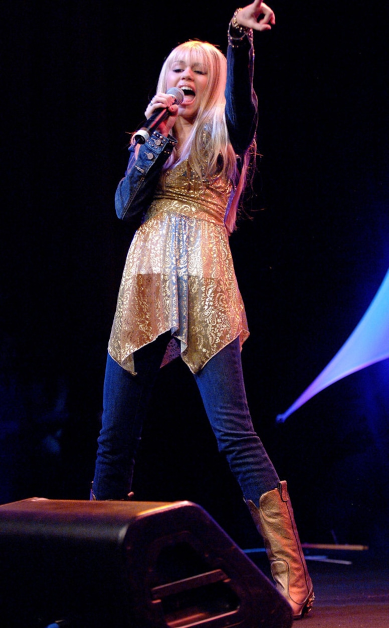 ESC: Miley Cyrus, Concert Looks