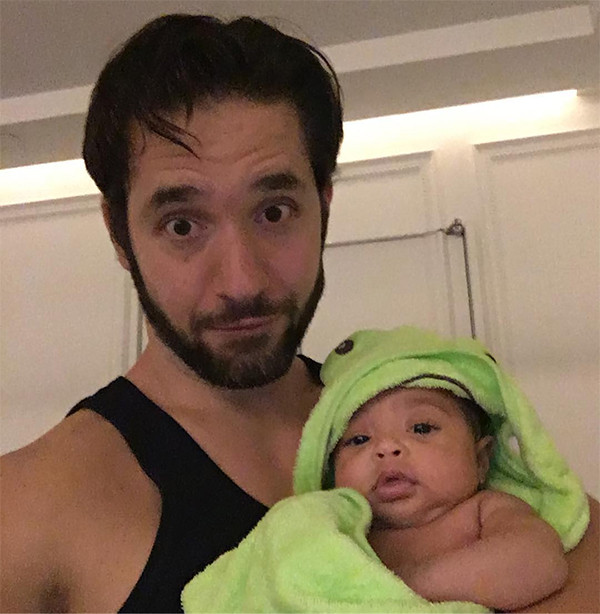 Serena Williams' Fiancé and Daughter Cozy Up for Bath Time - E! Online