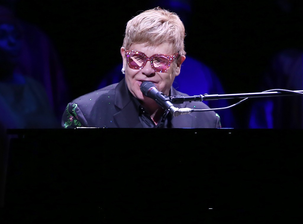 Elton John Sings For The Lion King Musical S 20th Anniversary E