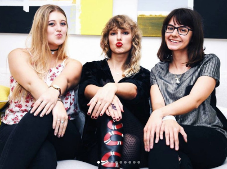 ESC: T-Swift Snake Look