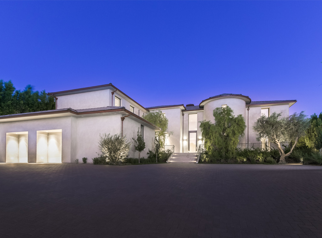 Mansion For Sale In Aurora Is Straight Out Of The Kardashian Life