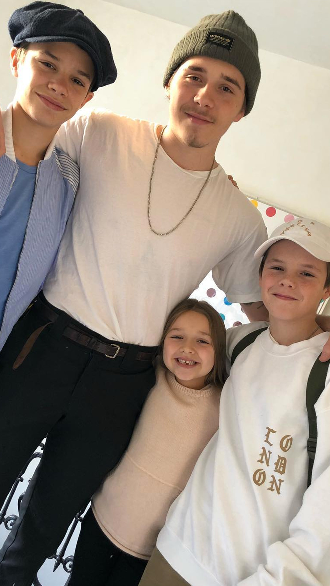 Brooklyn Beckham, Romeo Beckham, Cruz Beckham, Harper Beckham Brooklyn Beckham, Romeo Beckham, Cruz Beckham, Harper Beckham