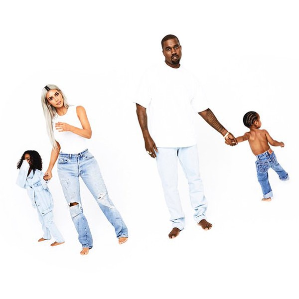 2017 Kardashian Christmas Card, Kim Kardashian, Kanye West, North West, Saint West, Day 16