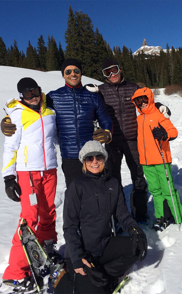 Kelly Ripa, Mark Consuelos, Family Christmas Gallery