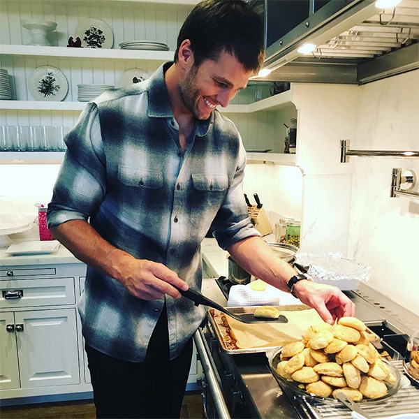 Tom Brady Breaks His Diet (Again!) With Grandma's Biscuits | E! News