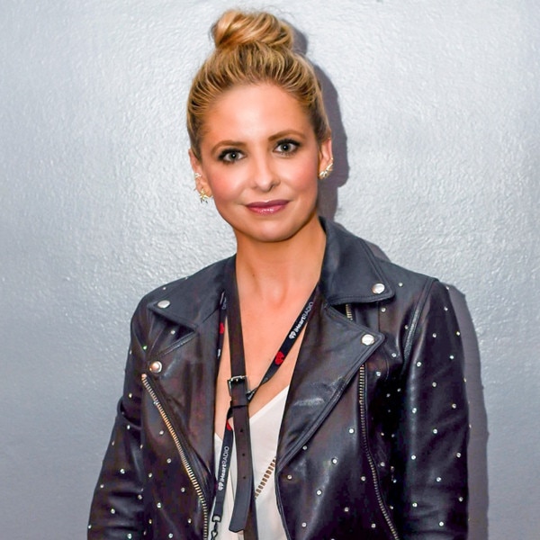 Sarah Michelle Gellar s Thanksgiving Eating Post Sparks Backlash