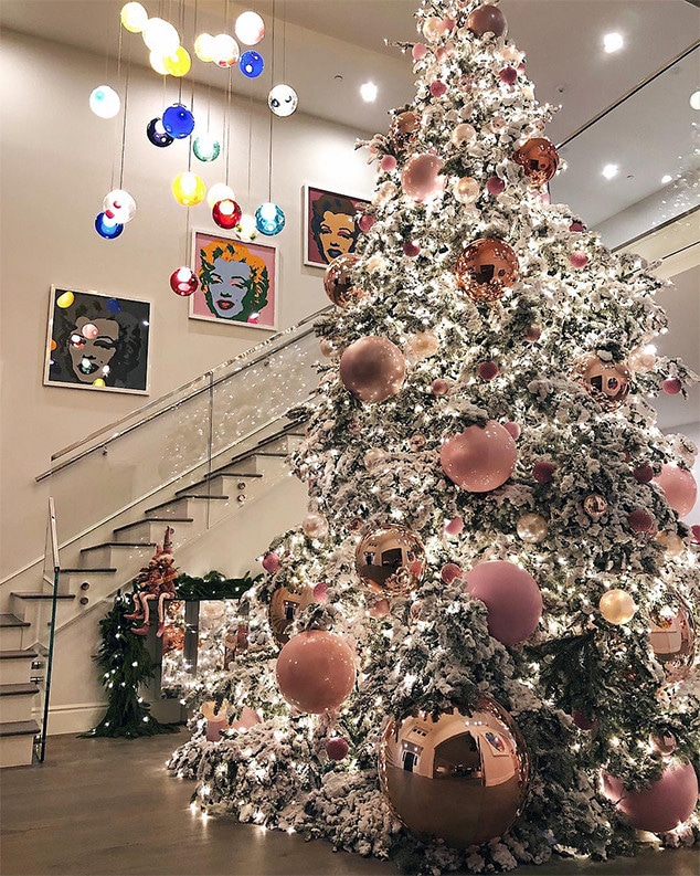 Kylie Jenner, Christmas Tree, 2017