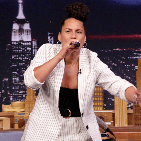 Alicia Keys Sings as Gwen Stefani and Adele on The Tonight Show - E! Online