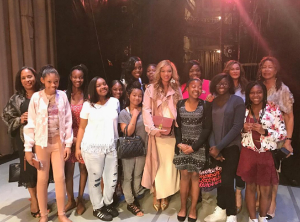 Beyonce Steps Out To Support Mom Tina Knowles At Alvin Ailey Dance