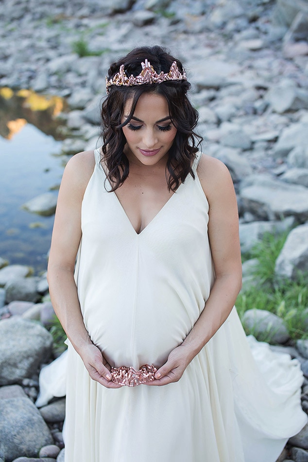 Crowns For Two From Brie Bella S Pregnancy Pics E News