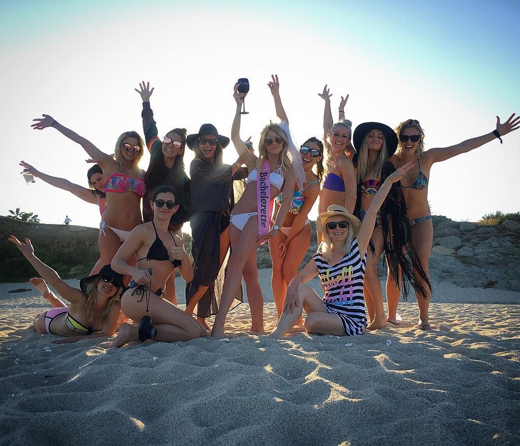 Look Back At All The Times Julianne Hough And Nina Dobrev Were Bff Goals