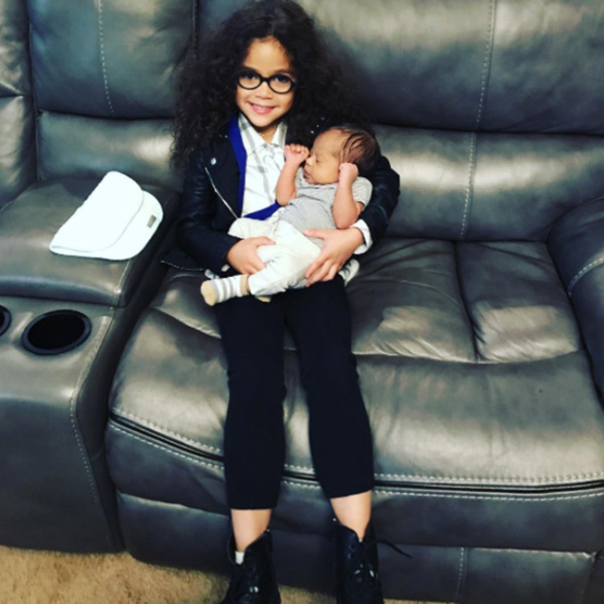 Nick Cannon S Twins Meet Their New Baby Brother Golden E Online Nick Cannon S Twins Meet Their New Baby Brother Golden E Online