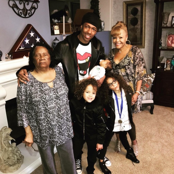 Nick Cannon S Twins Meet Their New Baby Brother Golden E Online Nick Cannon S Twins Meet Their New Baby Brother Golden E Online