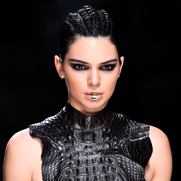 You're Doing It Wrong: Kendall Jenner-Inspired Gold Lips