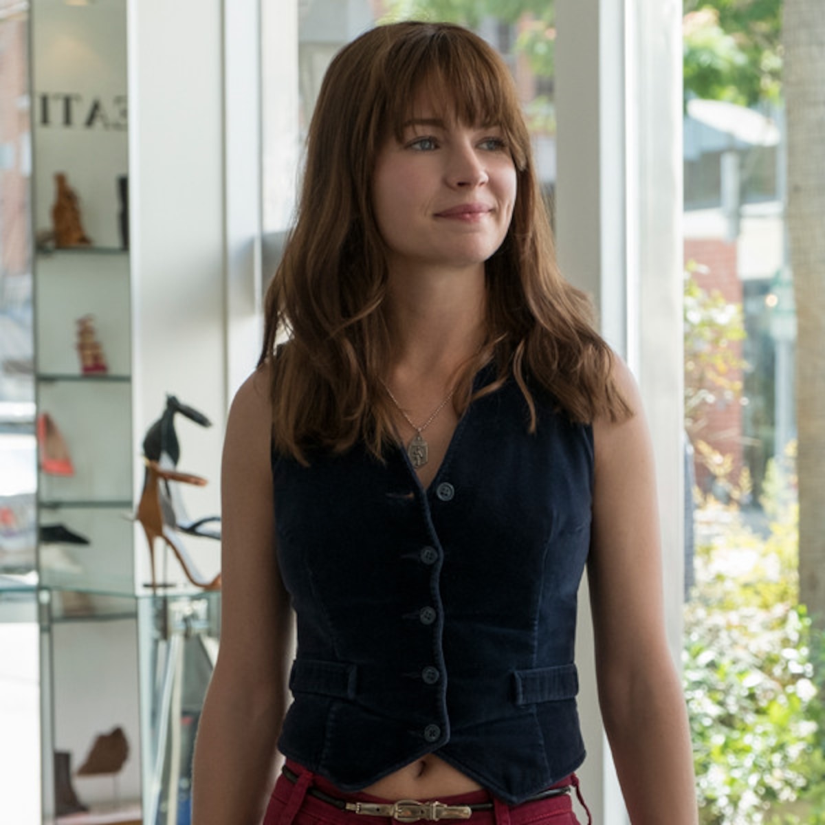 What Exactly Is A Girlboss Let Britt Robertson Explain E Online