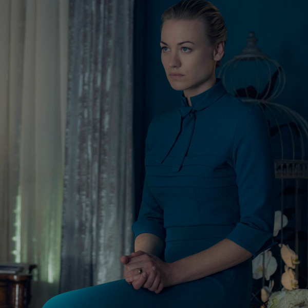 Yvonne Strahovski Struggled to Turn Off Her Empathy for The Handmaid's ...