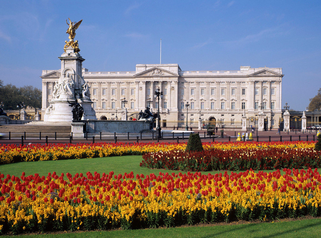 Buckingham Palace, front