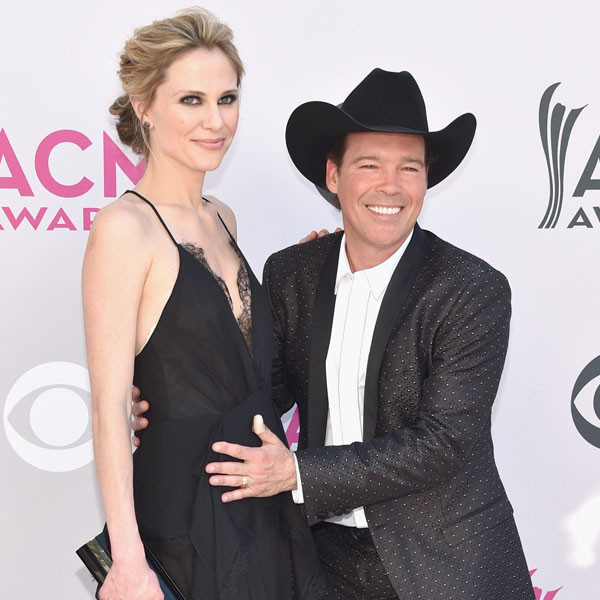 Clay Walker and Jessica Craig Expecting 4th Child | E! News