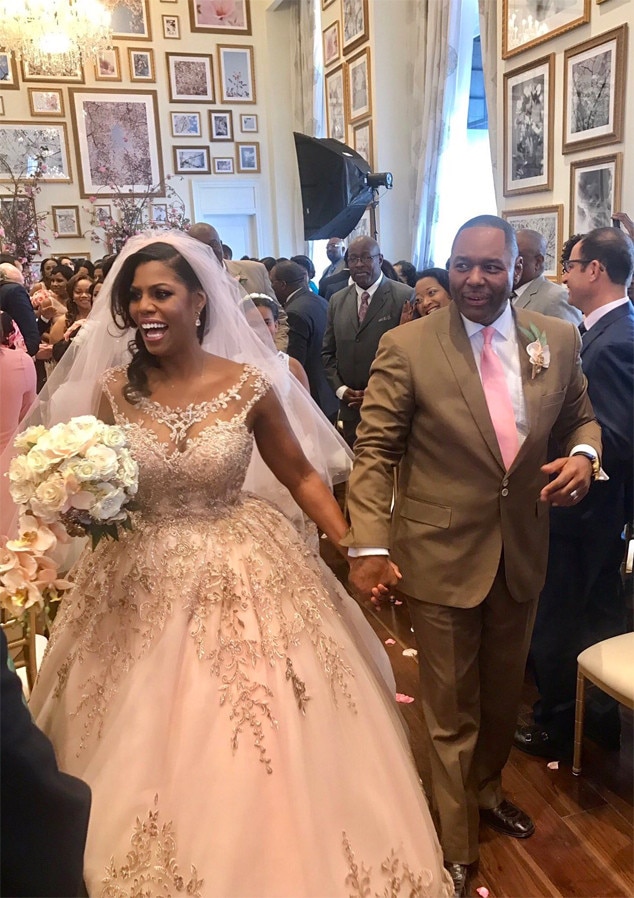 Omarosa Gets Married at Trump Hotel See Her Wedding Dress