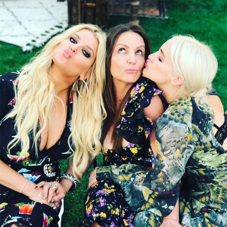 Jessica Simpson, Ashlee Simpson Ross, Tina Drew, Mother, Mother's Day 2017