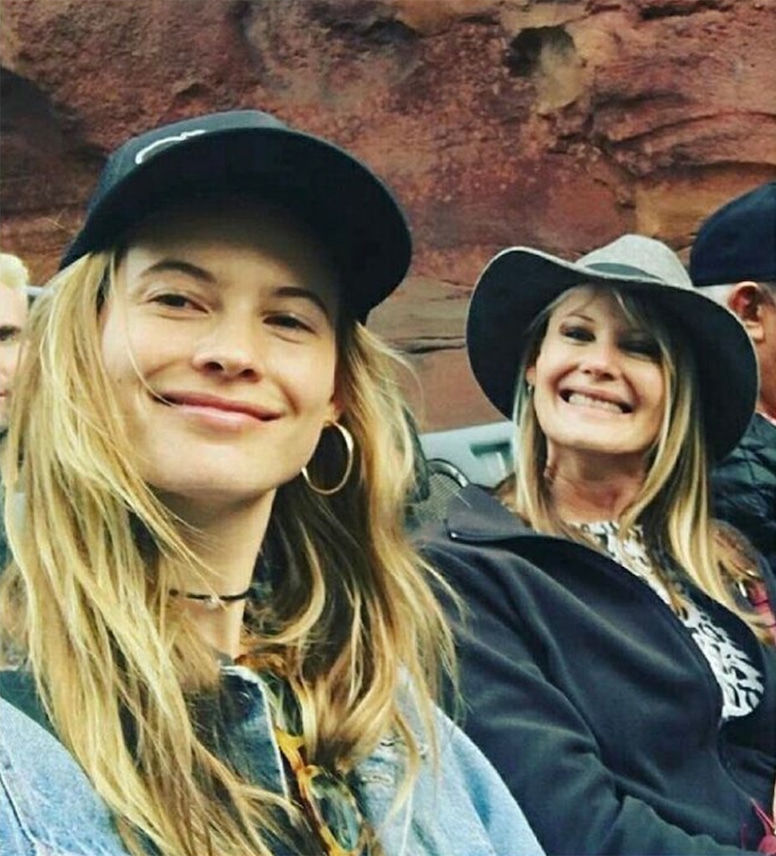 Behati Prinsloo, Mothers Day