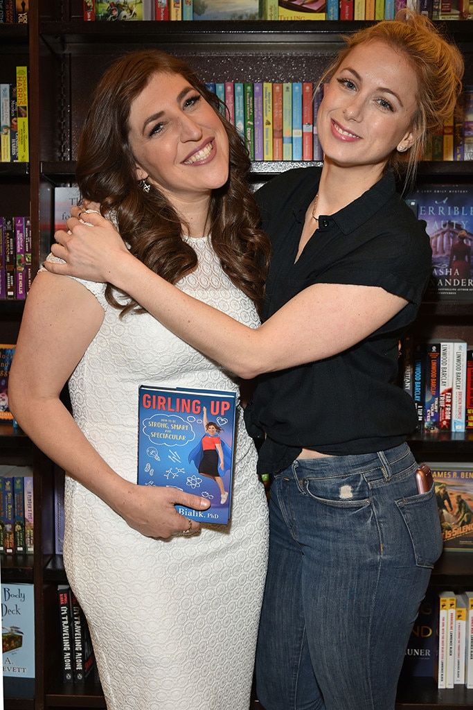 Mayim Bialik & Iliza Shlesinger from Celebrity Book Signings E! News