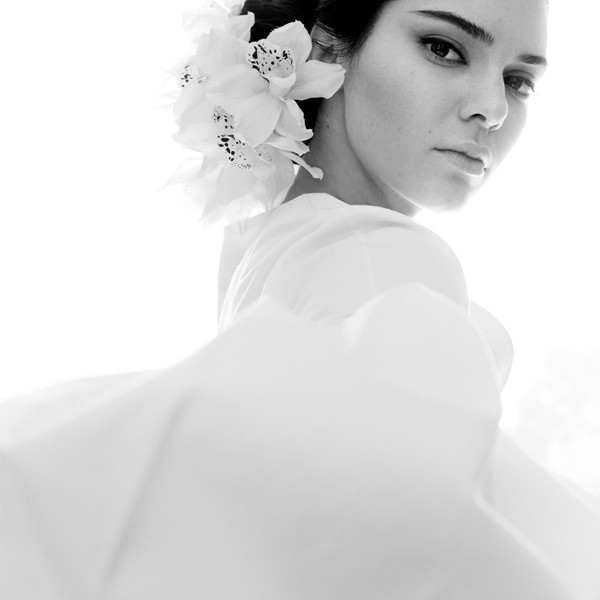 Kendall Jenner Covers Vogue Indias 10th Anniversary Issue E Online
