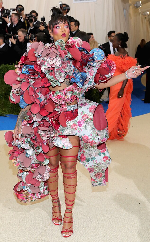 Rihanna from Best Candid Photos From the Met Gala | E! News