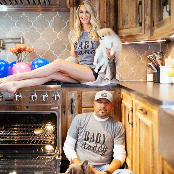 Jason Aldean and Wife Brittany Kerr Expecting Their First Child - E! Online