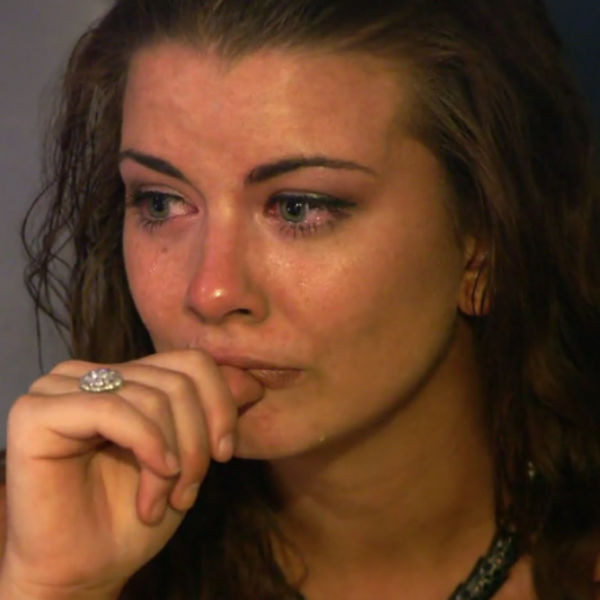 Elizabeth Breaks Down Crying on The Abbey See Why! E! Online UK