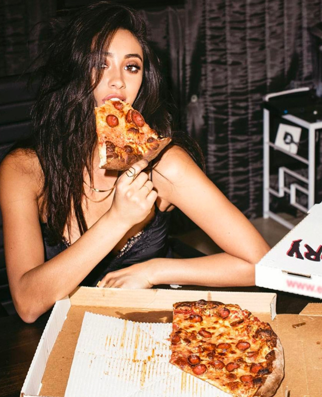 Photos From Instagram Poses Celebs Have Perfected E Online