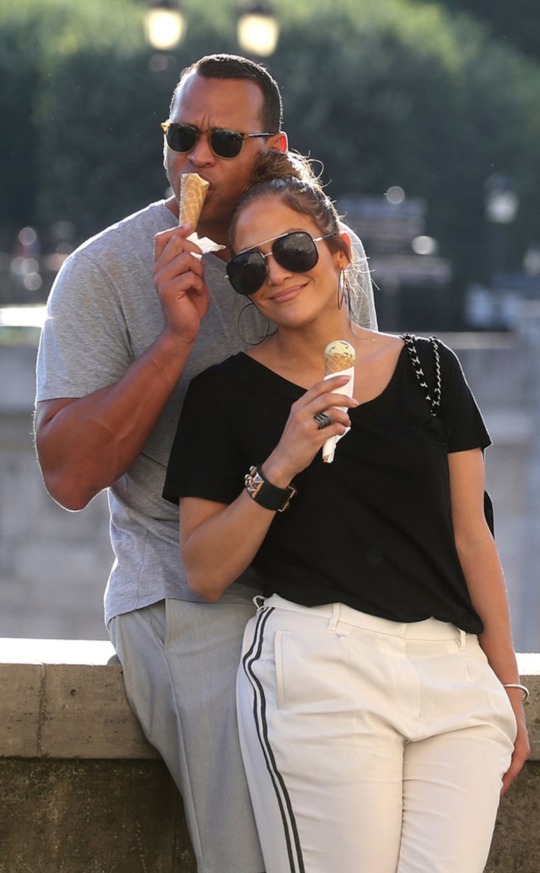JENNIFER LOPEZ and Alex Rodriguez Shopping for Jewelry in 