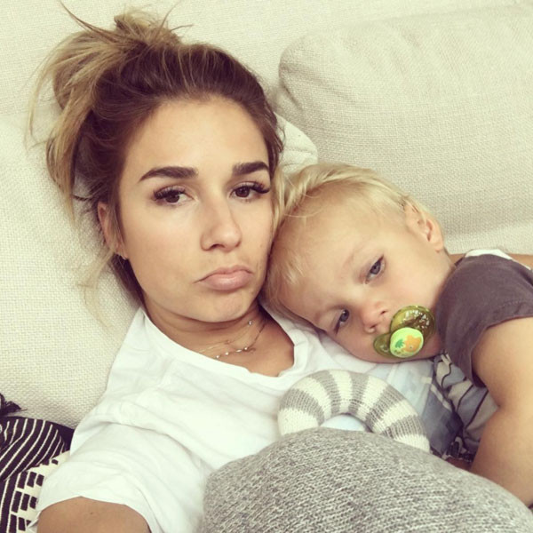 Jessie James Decker Shares How She Deals With Mommy Shamers