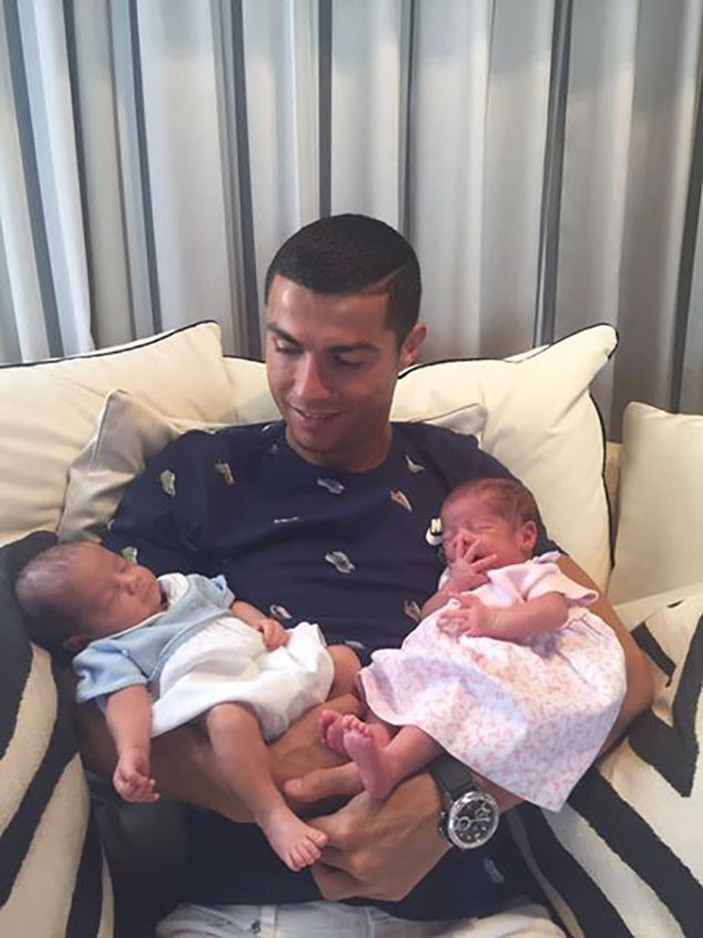 Cristiano Ronaldo Shares First Photo of His Twins: Meet the Two New ...