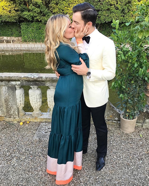 The Chew S Daphne Oz Is Pregnant With Baby No 3 E Online The Chew S Daphne Oz Is Pregnant With Baby No 3 E Online