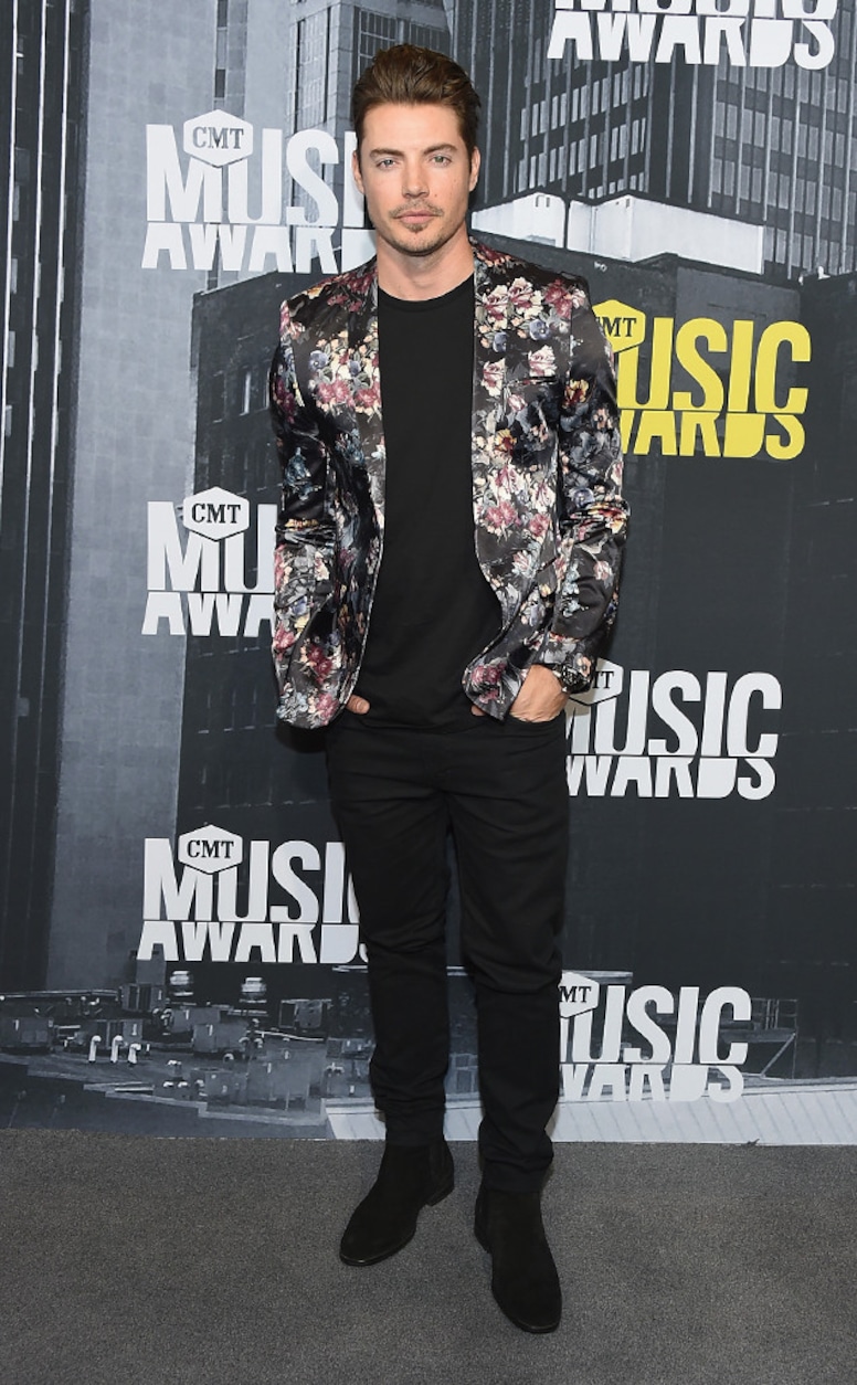 Josh Henderson, 2017 CMT Music Awards