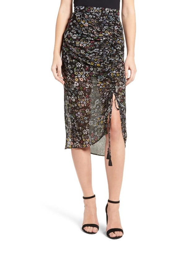 Saturday Savings: Olivia Munn's Mini Skirt Is on Major Sale | E! News
