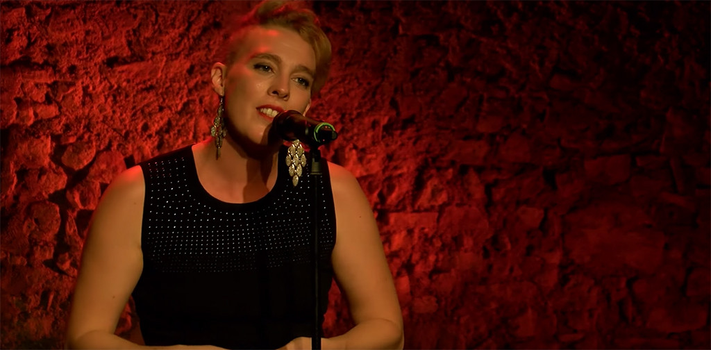 Barbara Weldens Dies on Stage MidConcert French Singer Was 35 E! Online