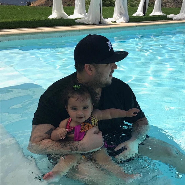 Rob Kardashian's Photos With Baby Dream In The Pool Will Melt Your ...