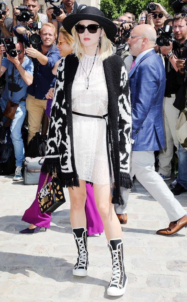ESC: Jennifer Lawrence, Paris Fashion Week