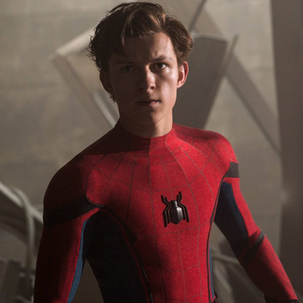 Tom Holland S First Spider Man 3 Set Photo Is Peak 2020 E Online