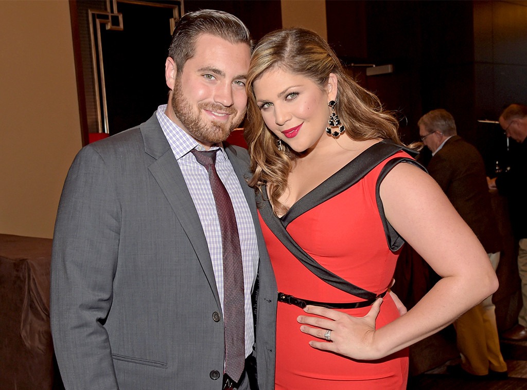 Lady Antebellums Hillary Scott Is Pregnant With Twins E News 