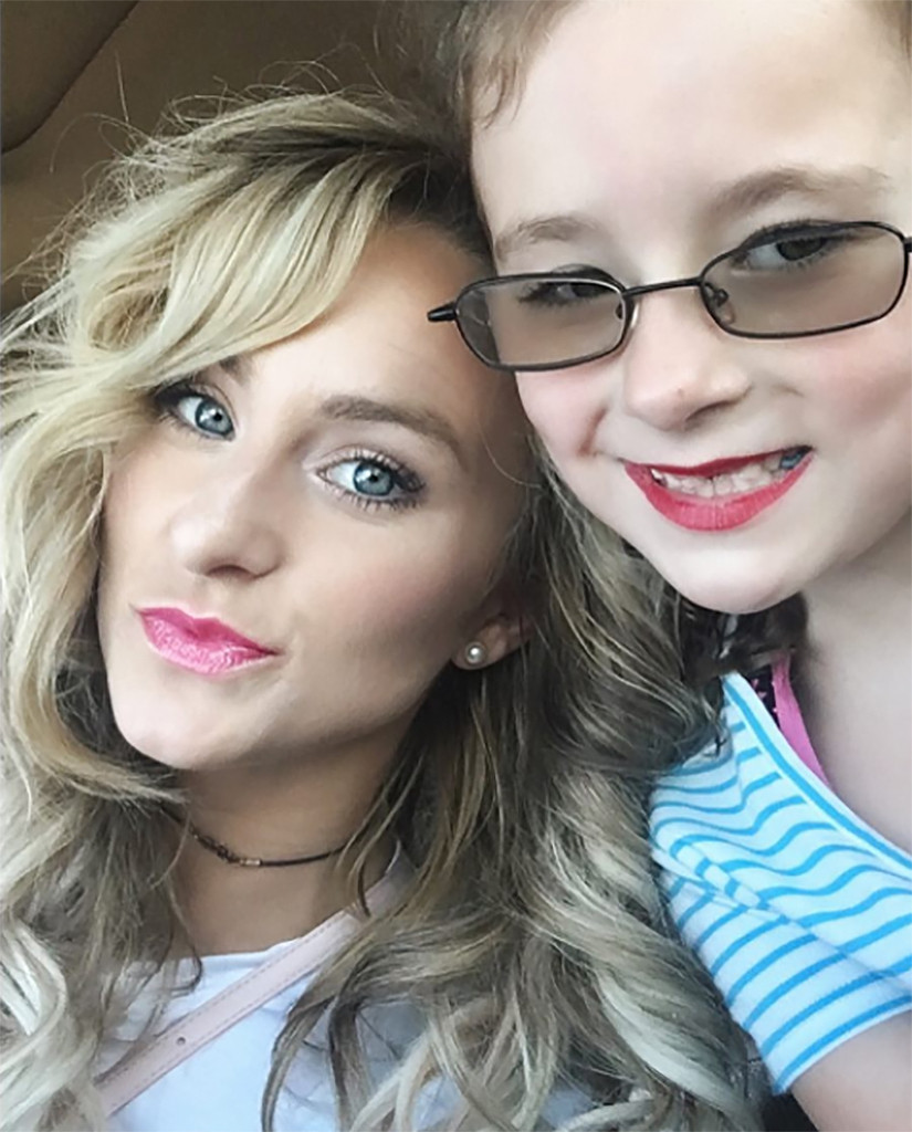 Leah Messer's 5-Year-Old Twins Don Spandex Short Shorts, Red Lipstick: The  Girls Look 'Inappropriate,' Says Psychologist
