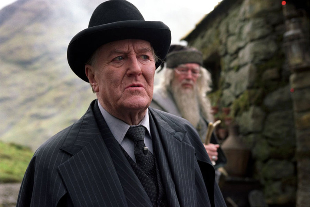 Harry Potter Star Robert Hardy Dies At Age 91 E Online