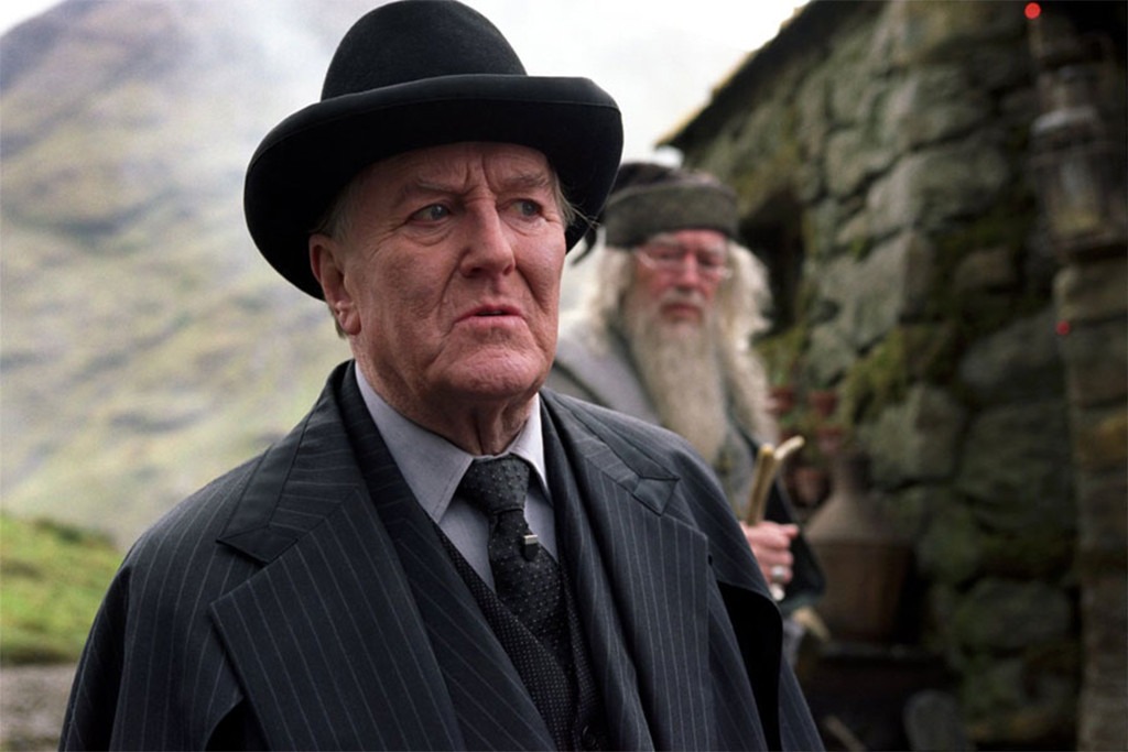 Harry Potter Star Robert Hardy Dies At Age 91 E Online Harry Potter Star Robert Hardy Dies At Age 91 E Online